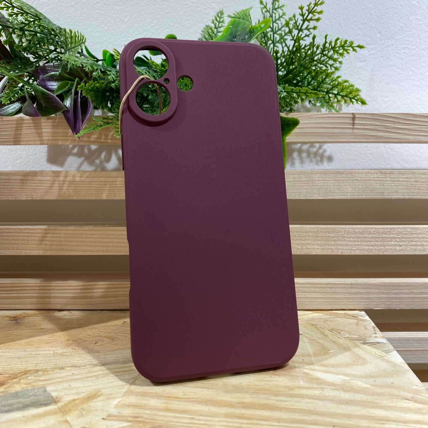acheter coque de protection pour iPhone 16 Plus couleur prune