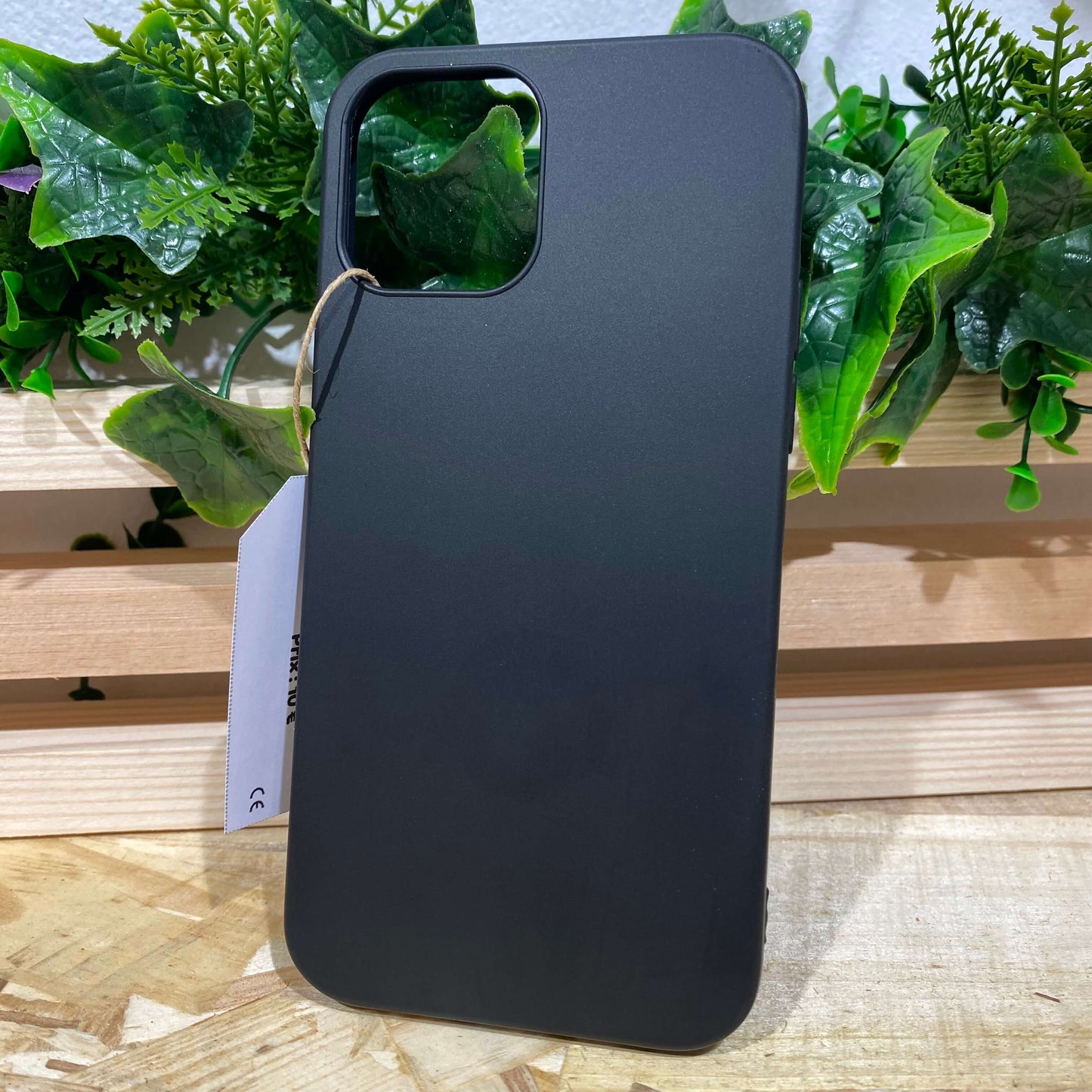 Acheter une coque de protection pour iPhone 12 à Aix en Provence couleur noir pas cher. Magasin de vente de coques de téléphone iPhone.