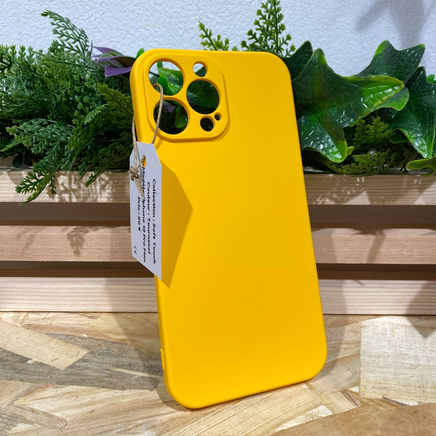 Achat coque iPhone Aix en Provence. compatible iPhone 13 Pro Max. En vente chez Neo Mobile couleur jaune tournesol