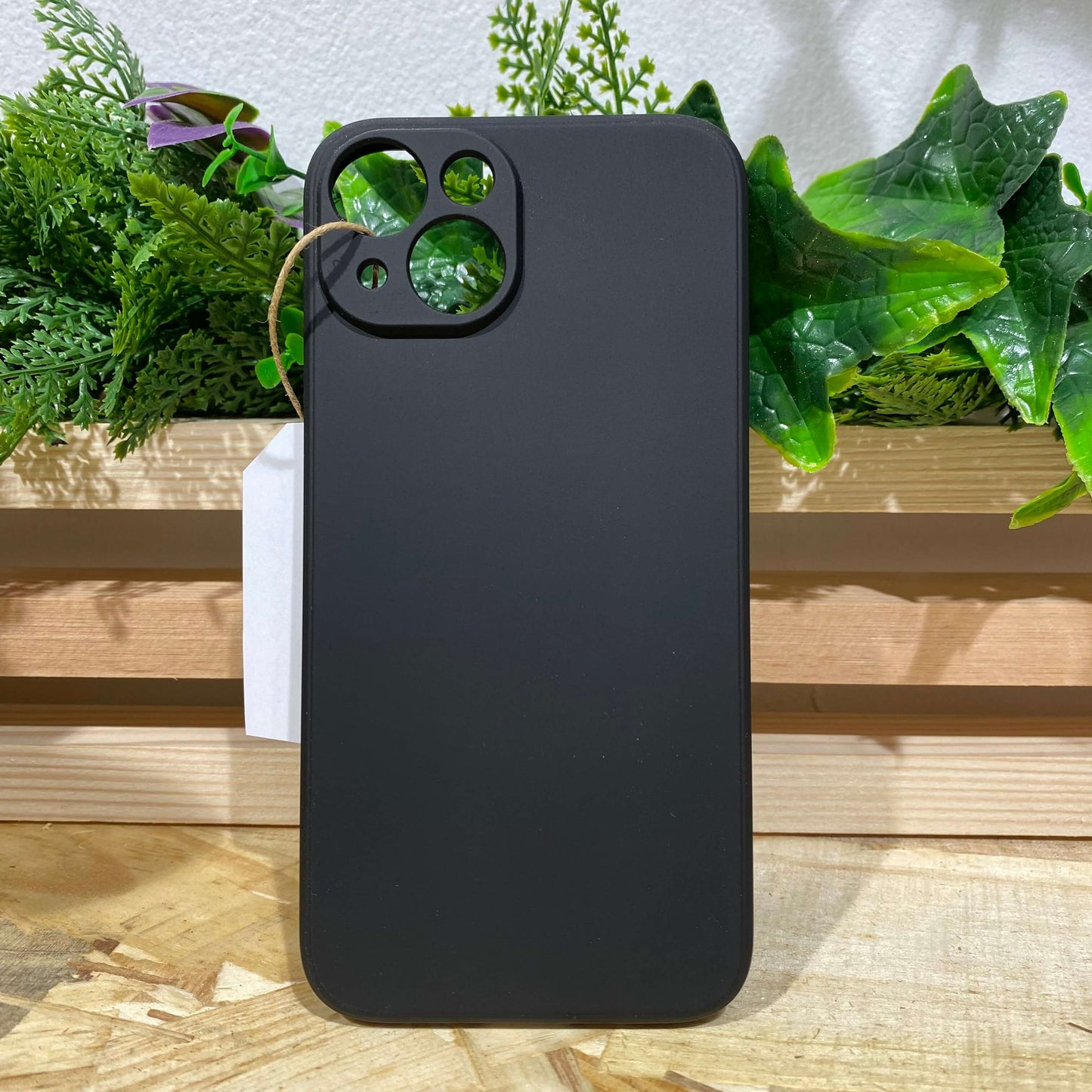 Acheter une coque iPhone autour de moi à Aix en Provence pour iPhone 14 couleur noir charbon chez Neo Mobile