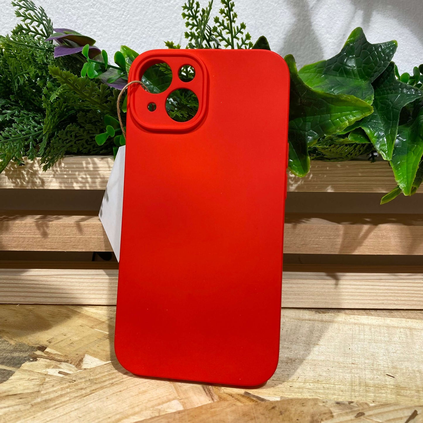 Acheter une coque iPhone autour de moi à Aix en Provence pour iPhone 14 couleur rouge cupidon chez Neo Mobile