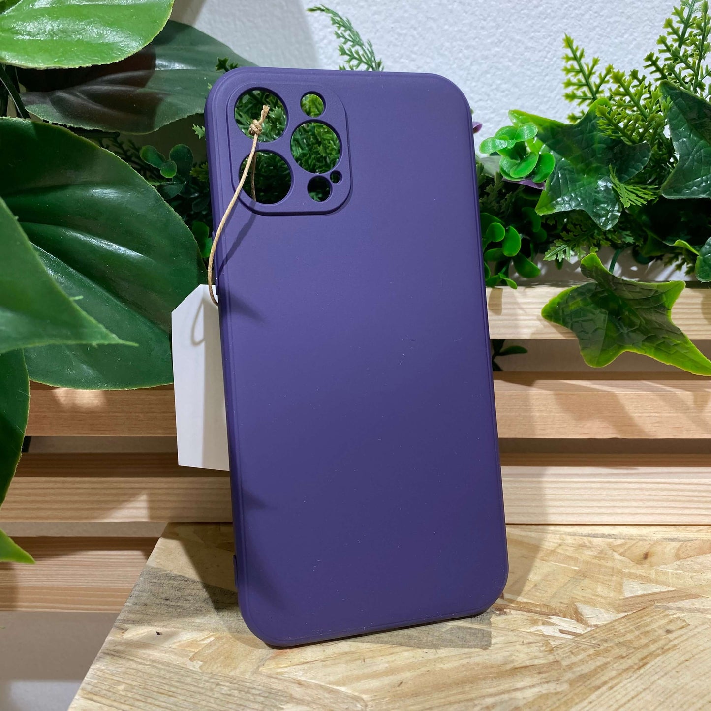 Acheter une coque de protection pour iPhone Ă Aix en Provence pour iPhone 12 Pro Max couleur aubergine violet