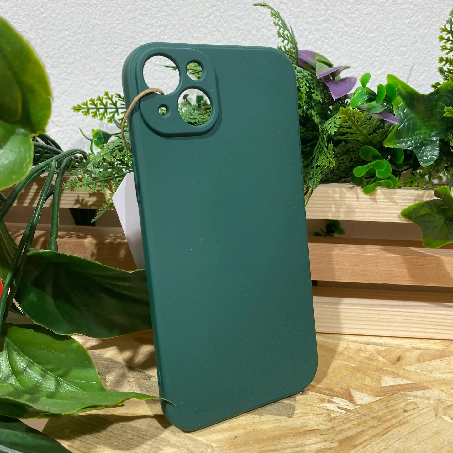 Acheter une coque de protection antichoc pour iPhone 14 Plus couleur vert foncĂ© forĂȘt Ă Aix en Provence chez Neo Mobile