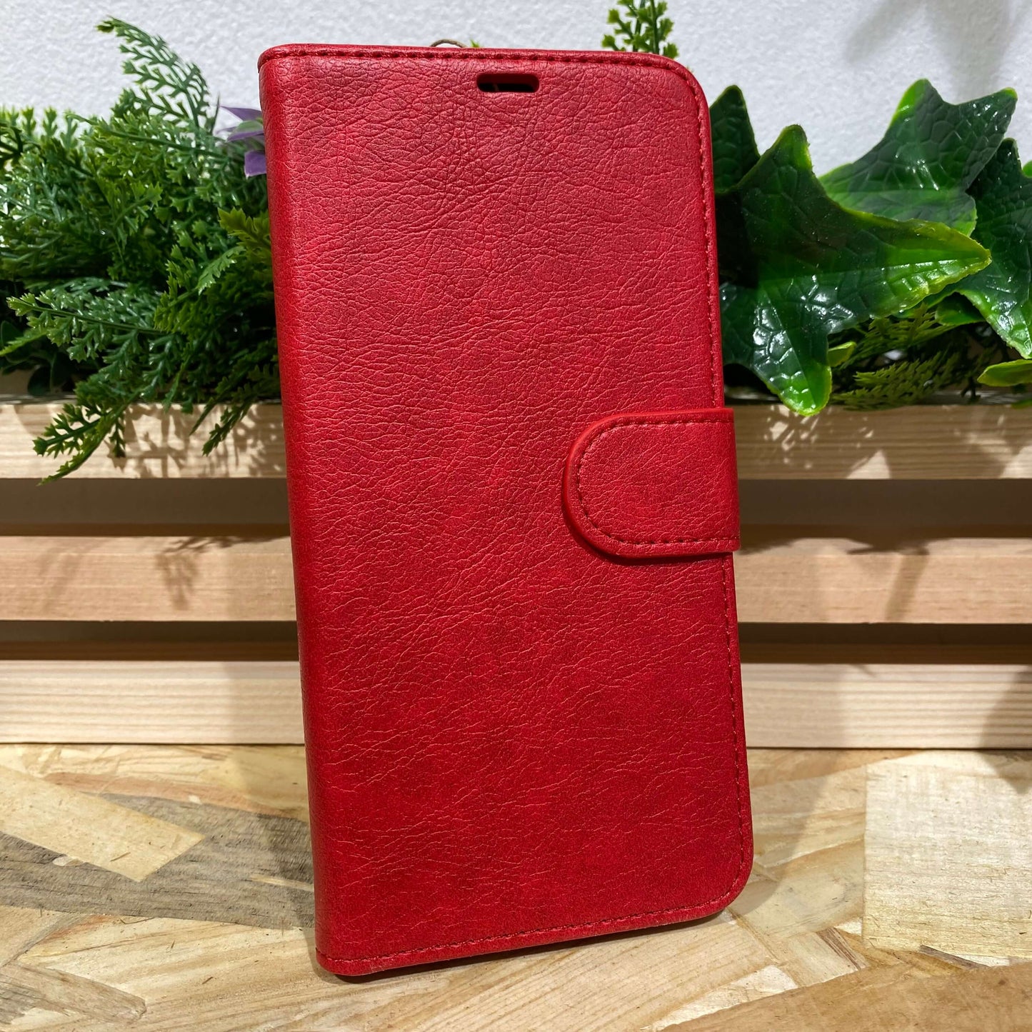 Acheter étui portefeuille pour iPhone Aix en Provence. compatible iPhone 13 Pro Max. En vente chez Neo Mobile couleur rouge