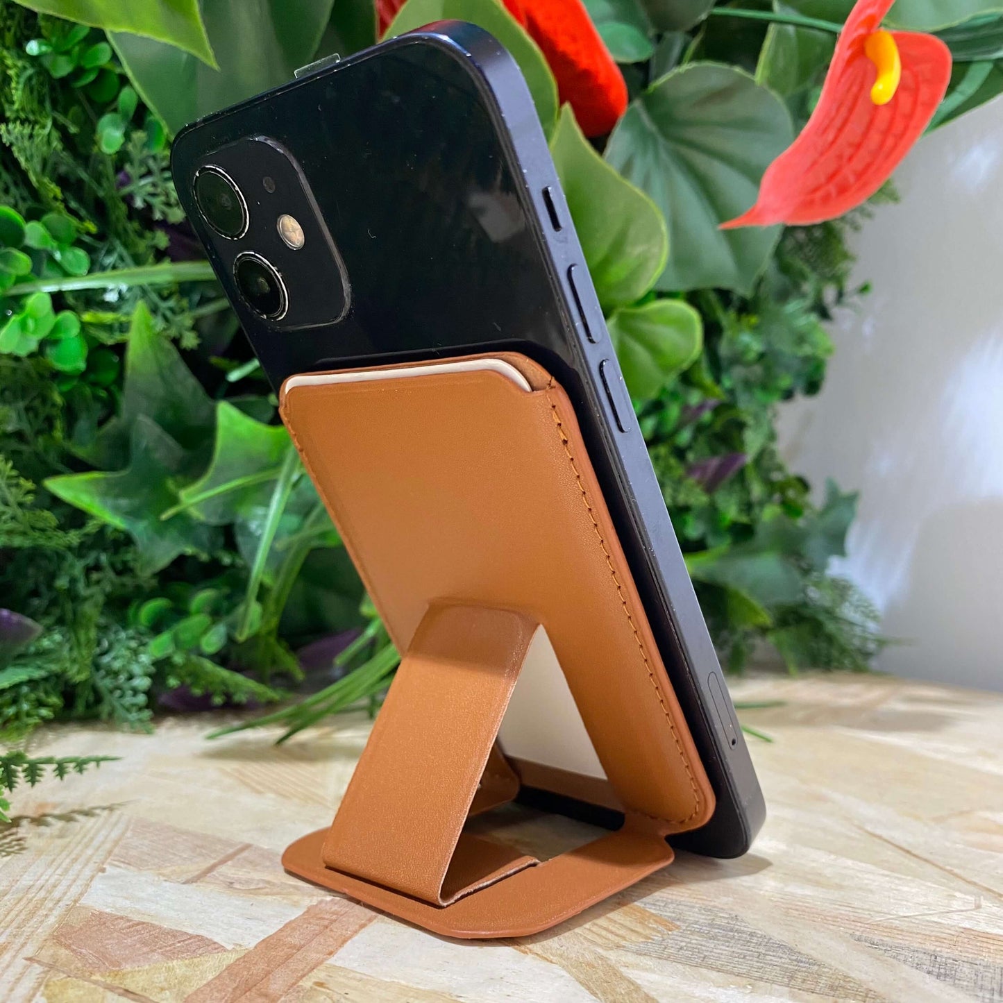 Achat support Magsafe et porte-cartes en cuir véritable chez Neo Mobile à Aix en Provence