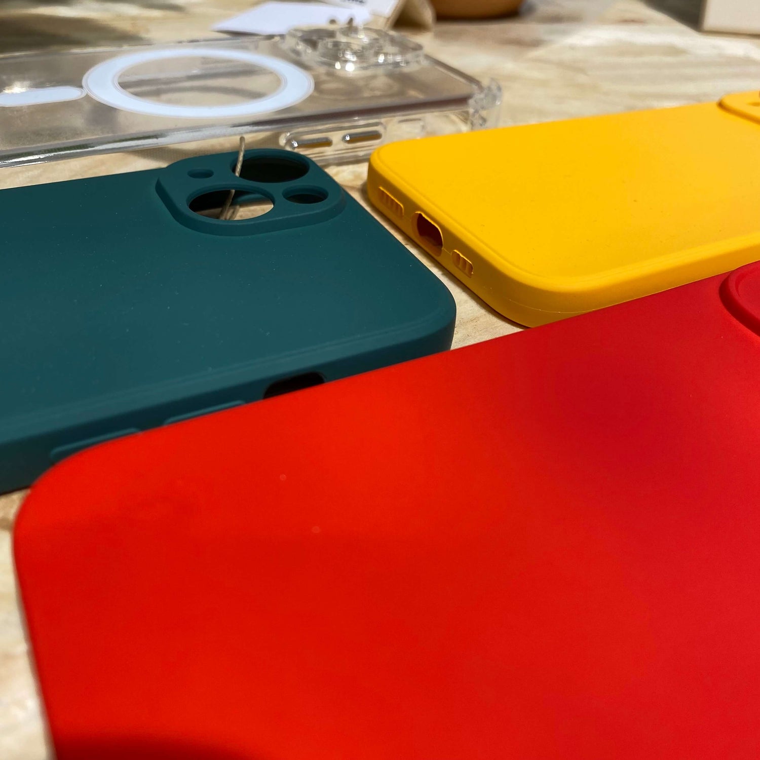 OĂč acheter une coque iPhone autour de moi Ă Aix en Provence pour iPhone 14 ?
