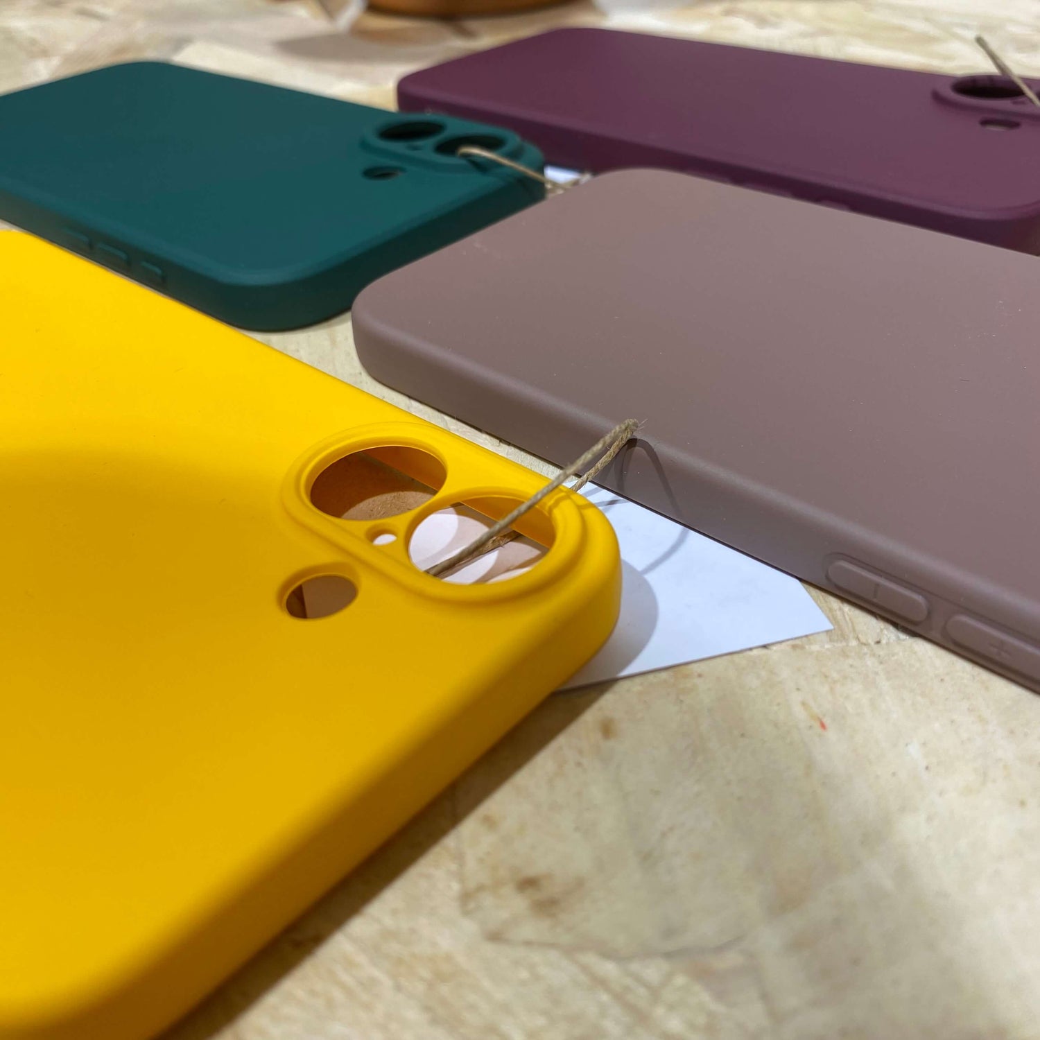 Coque de protection iPhone 16 Plus de couleur - Acheter la votre chez Neo Mobile