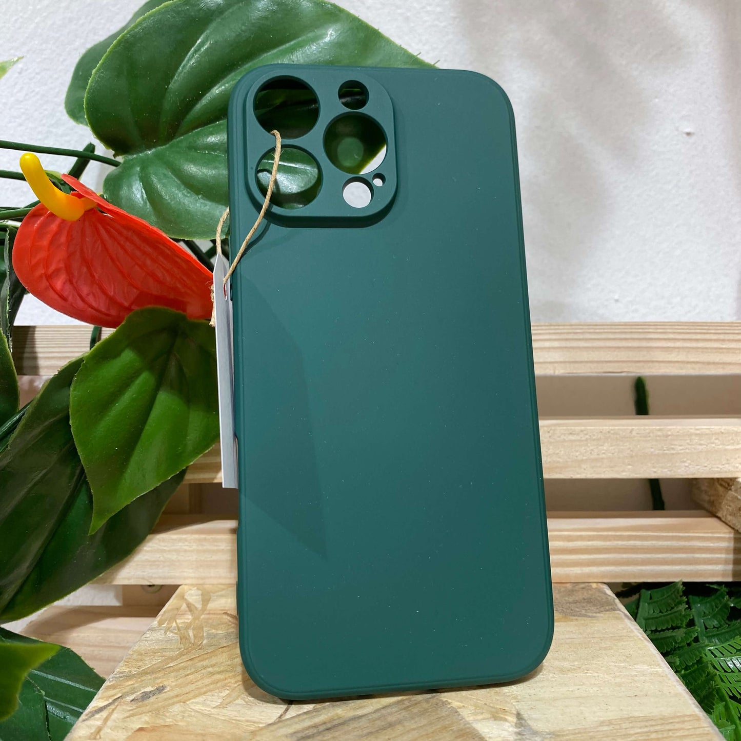 Coque de protection Soft Touch pour iPhone 16 Pro Max couleur Forêt