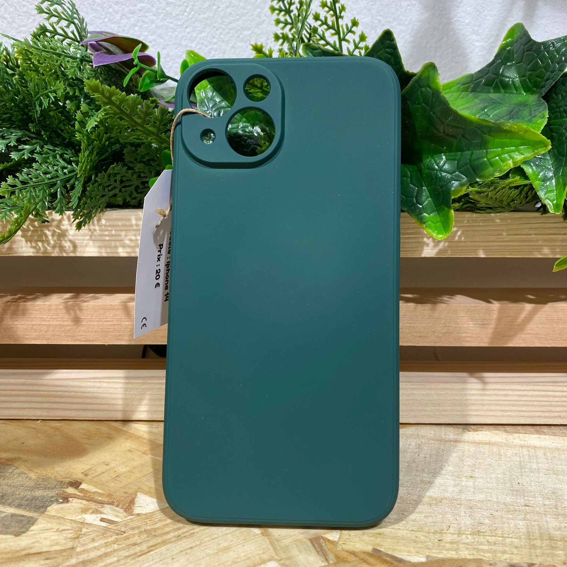 Acheter une coque iPhone autour de moi à Aix en Provence pour iPhone 14 couleur vert forêt chez Neo Mobile