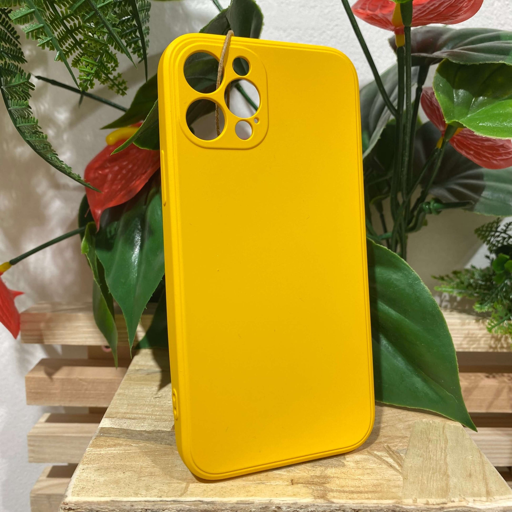 Acheter coque iPhone à Aix en Provence iPhone 12 Pro couleur jaune, couleur tournesol flashy