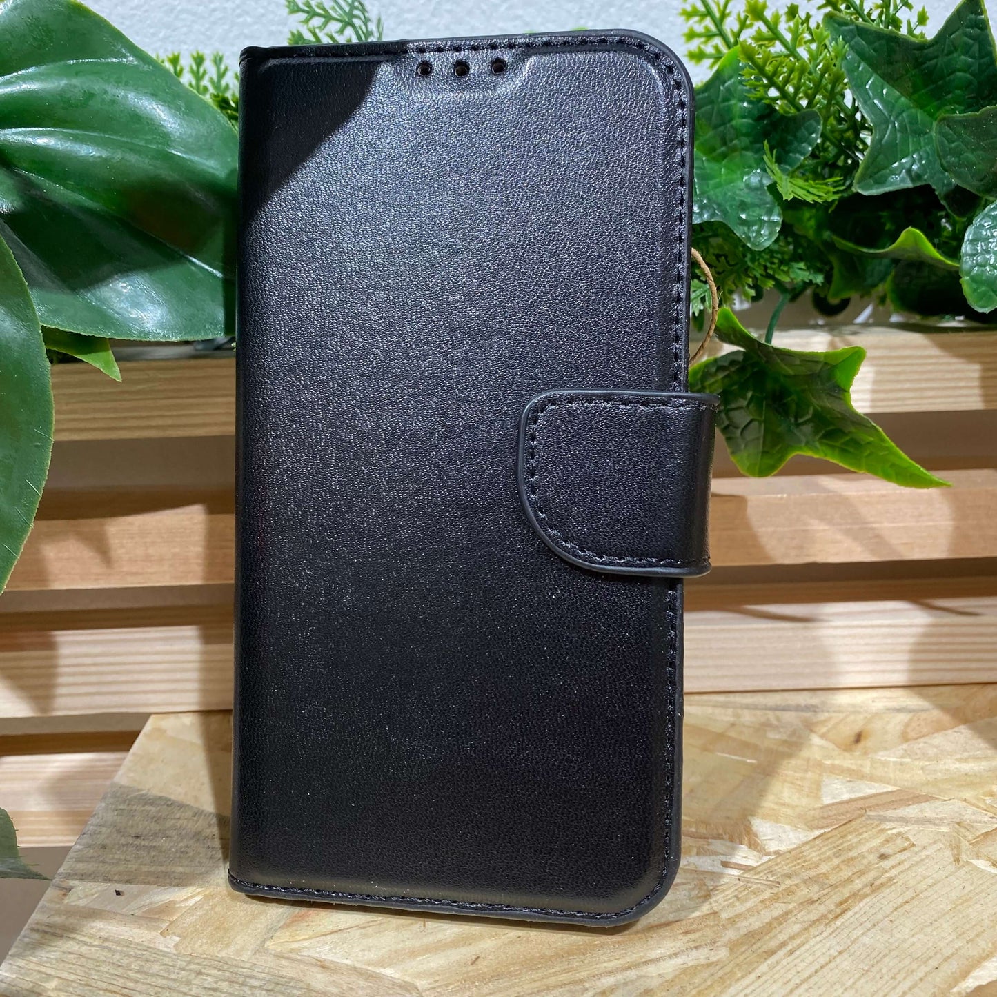 étui portefeuille pour iPhone 11 autour de moi. Rendez-vous chez Neo Mobile Aix en Provence