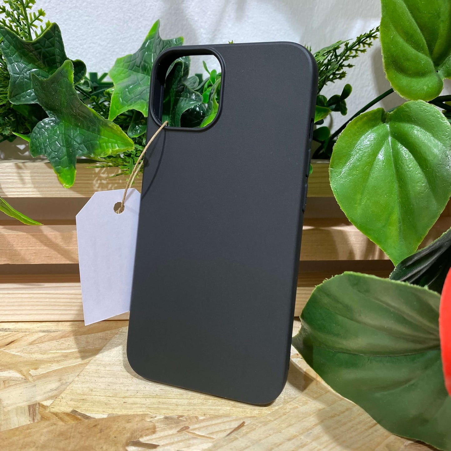 Coque iPhone Aix en Provence en vente chez Neo Mobile™ pour iPhone 13 couleur noir premier prix