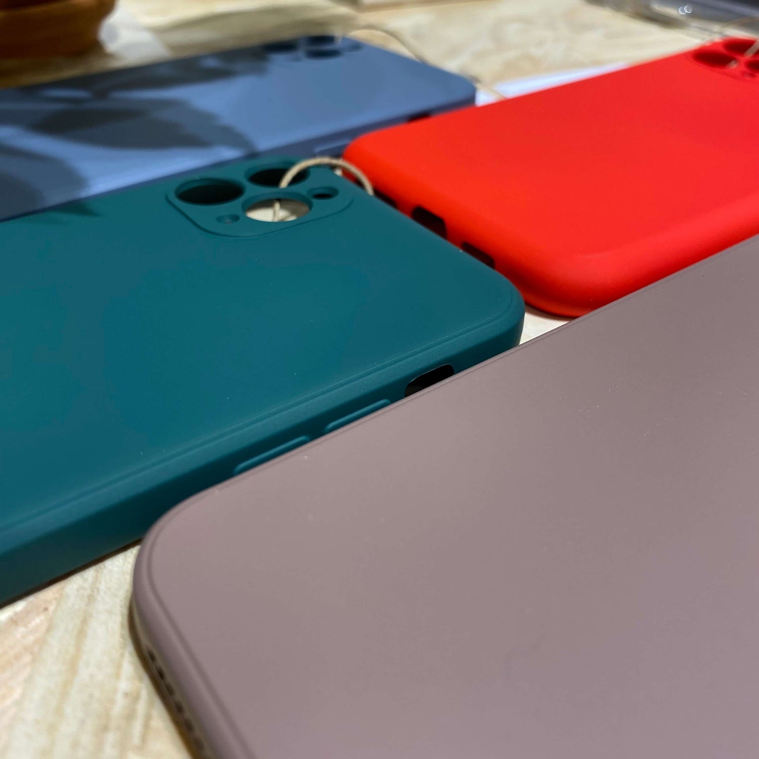Essayez la coque de protection résistante aux chocs pour iPhone 11 Pro Max dans notre magasin de vente d'accessoires et de réparation pour iPhone
